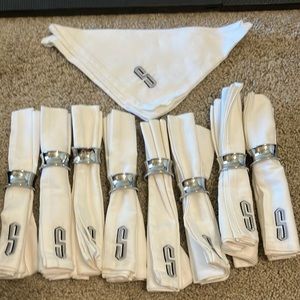 8 piece embroidery initial napkins with napkin rings
